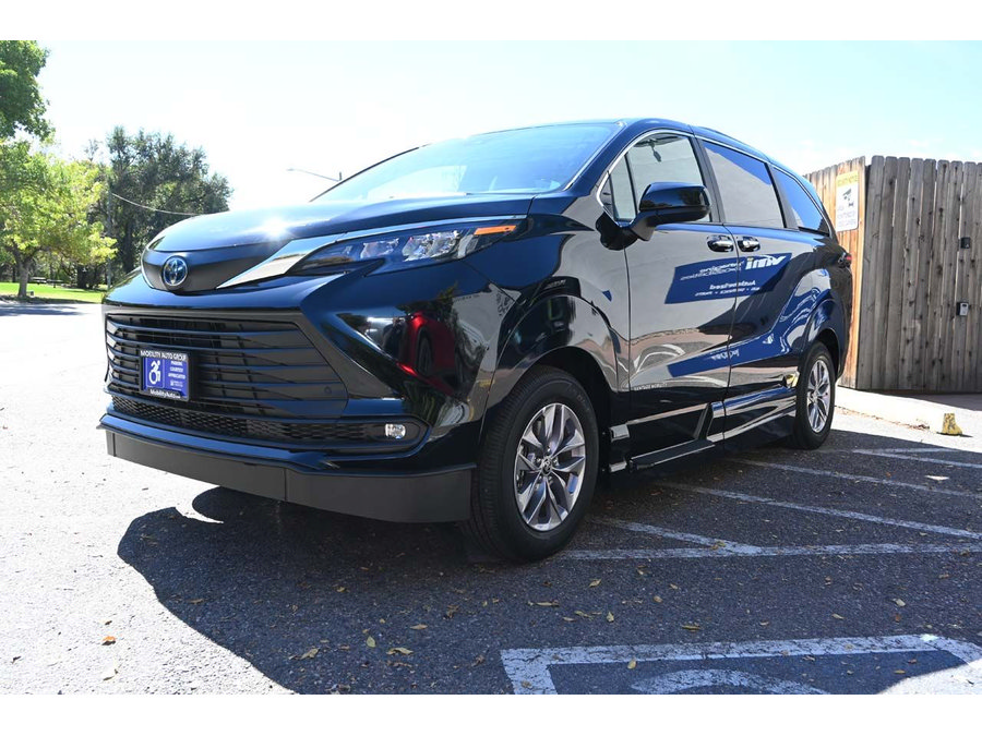 New 2025 Toyota Sienna XLE w/ XLE Plus Package AWD/4WD image 10