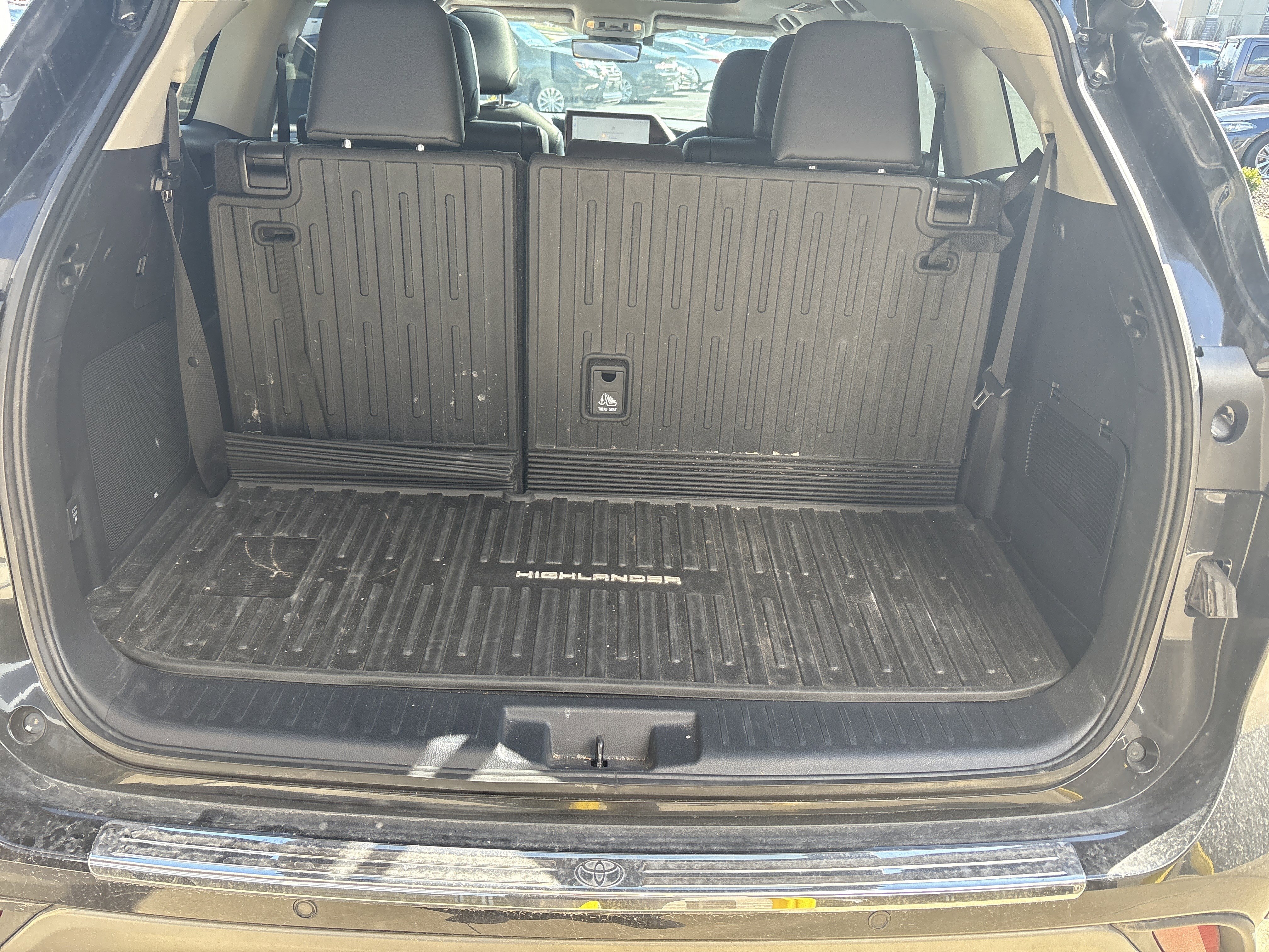 Used 2024 Toyota Highlander Platinum image 33