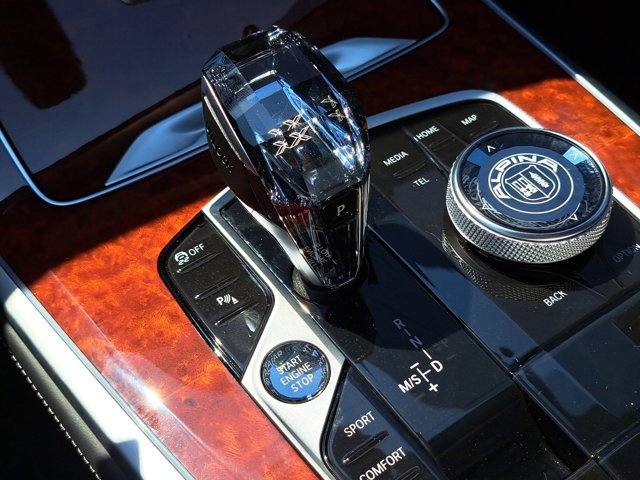 Used 2023 BMW ALPINA XB7 image 30