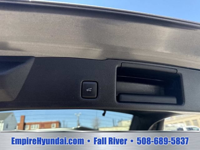 Used 2025 Ford Escape ST-Line Select AWD/4WD image 7