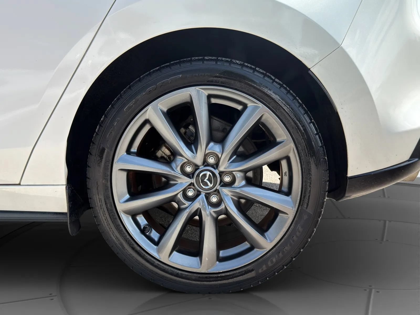 Used 2020 MAZDA MAZDA3 Hatchback FWD image 25