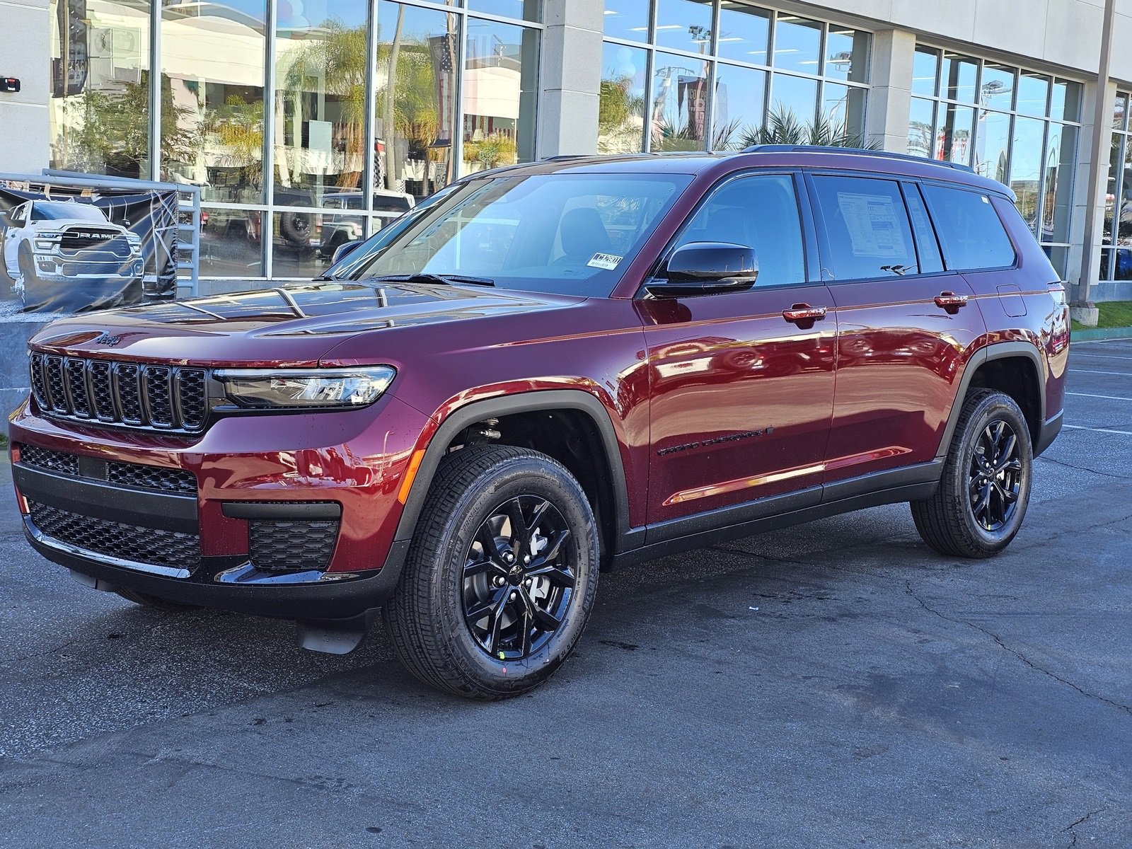 New 2025 Jeep Grand Cherokee L Altitude image 3