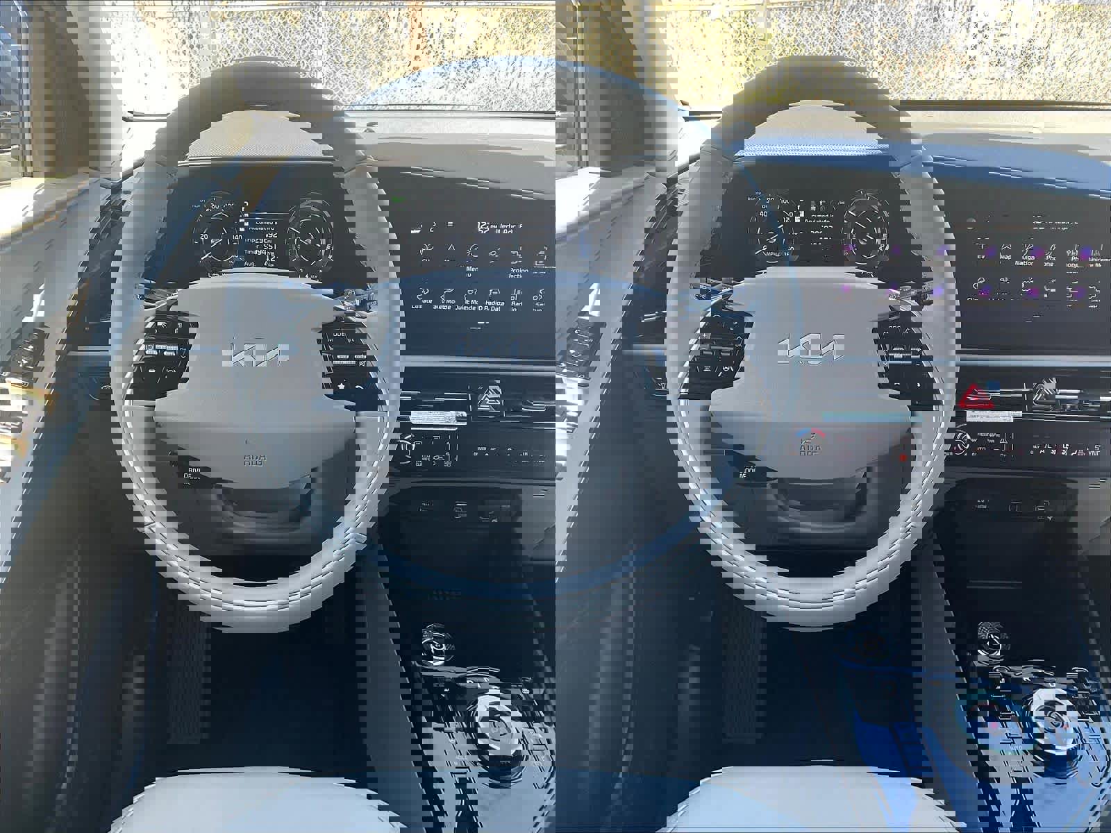 Used 2023 Kia Niro Wind w/ Wind Preserve Package FWD image 17