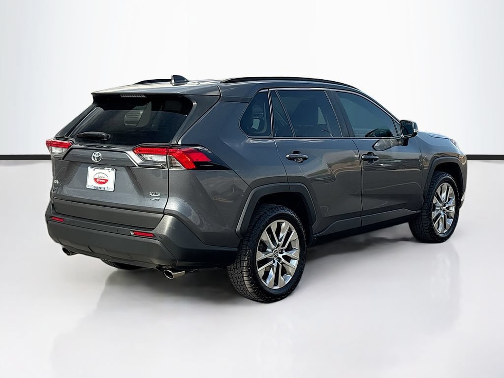 Used 2021 Toyota RAV4 XLE Premium AWD/4WD image 5