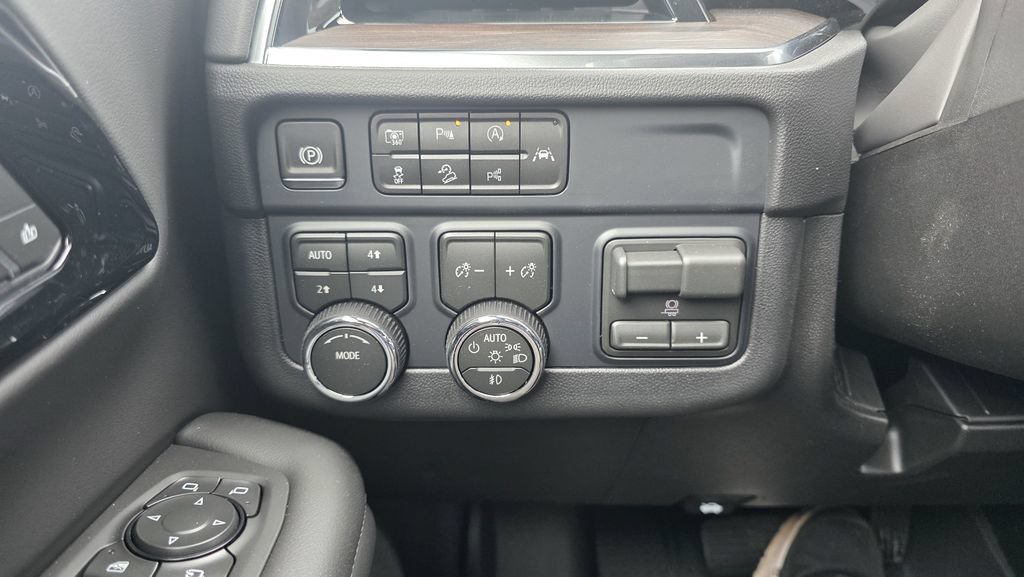 New 2026 Chevrolet Tahoe Z71 w/ Comfort Package AWD/4WD image 22