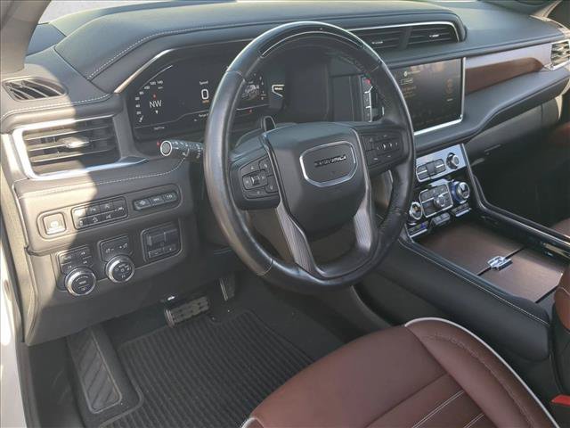 Used 2024 GMC Yukon Denali Ultimate AWD/4WD image 10