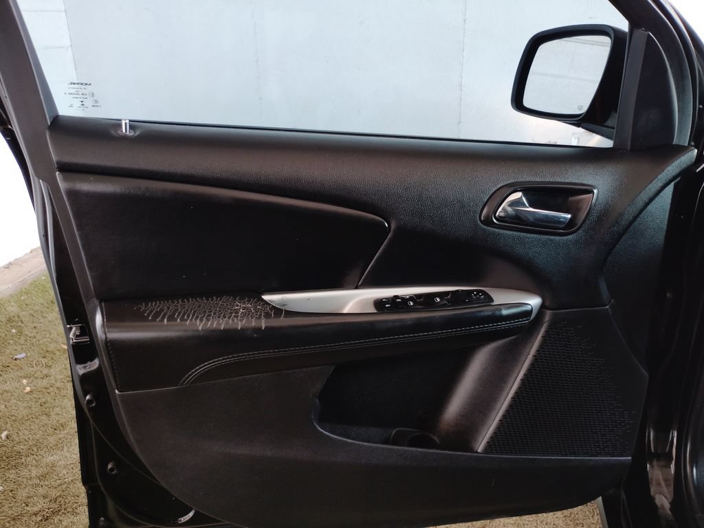 Used 2018 Dodge Journey SXT w/ Connectivity Group FWD image 21