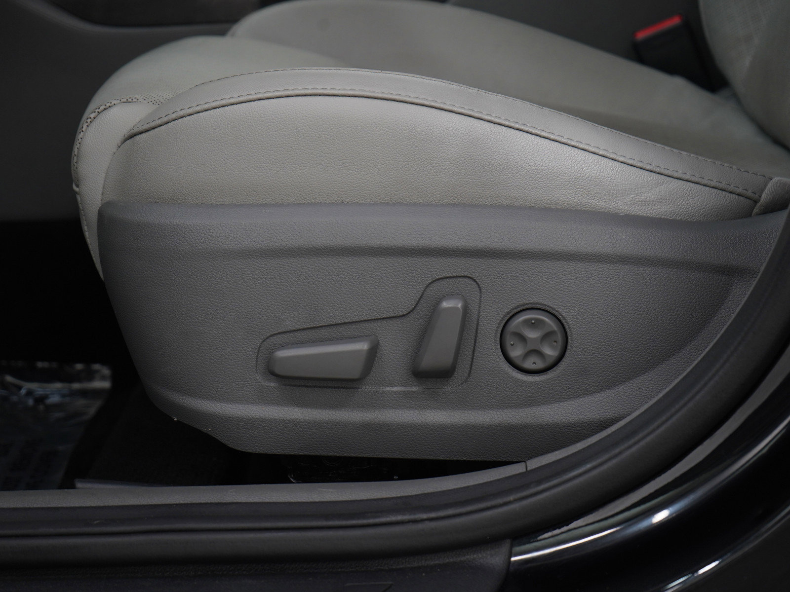 Used 2018 Kia Optima EX w/ Premium Package image 21