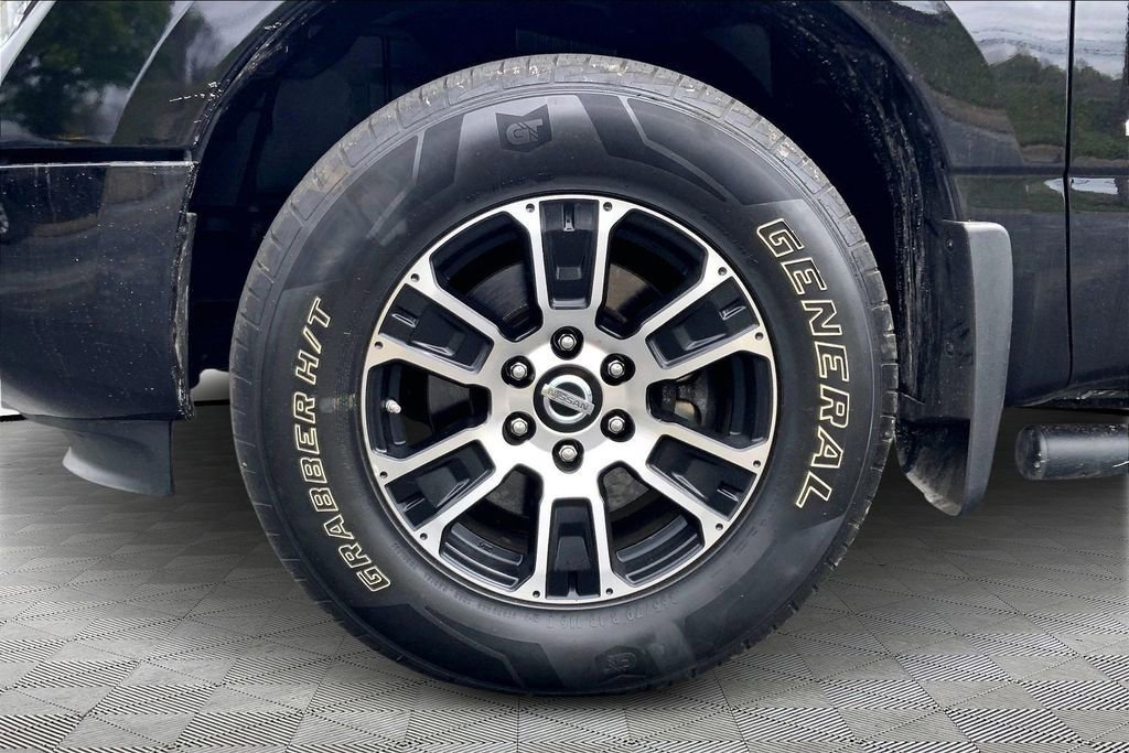 Used 2022 Nissan Titan SV w/ SV Convenience Package image 21