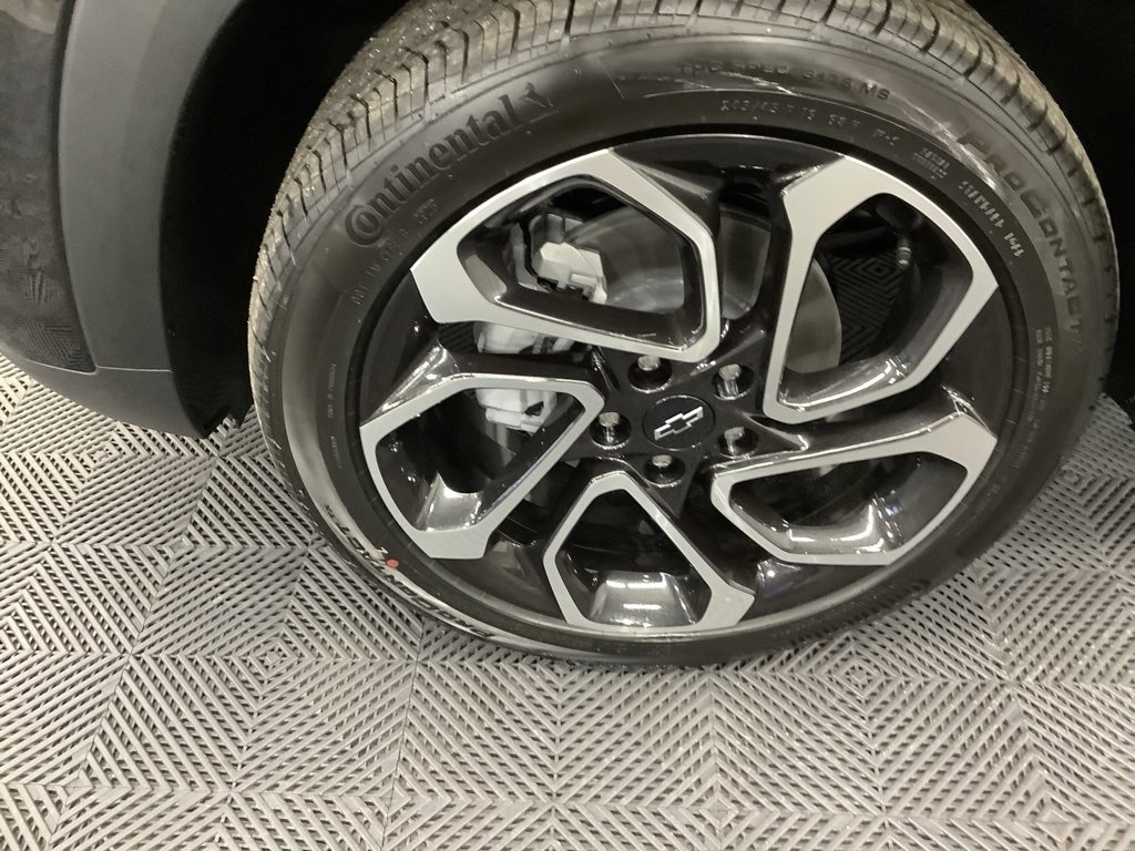New 2026 Chevrolet Trax RS image 2