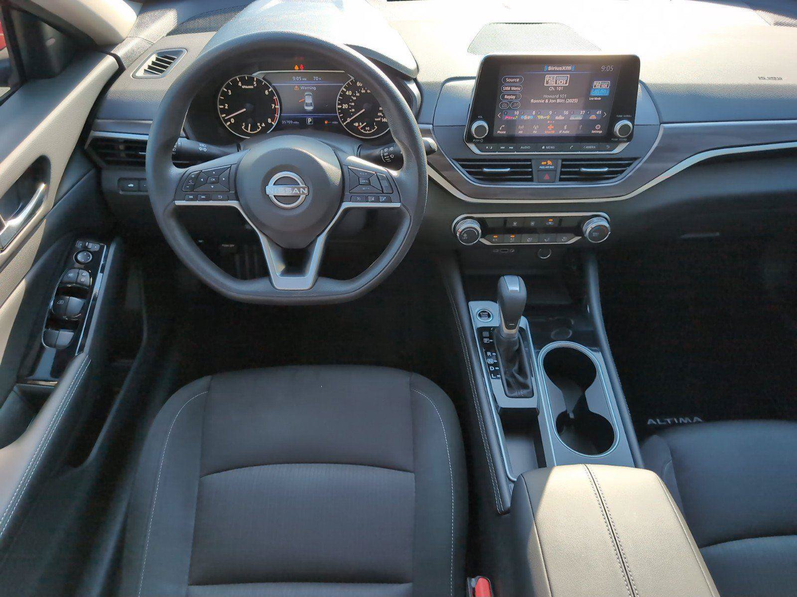 Used 2023 Nissan Altima 2.5 SV FWD image 32
