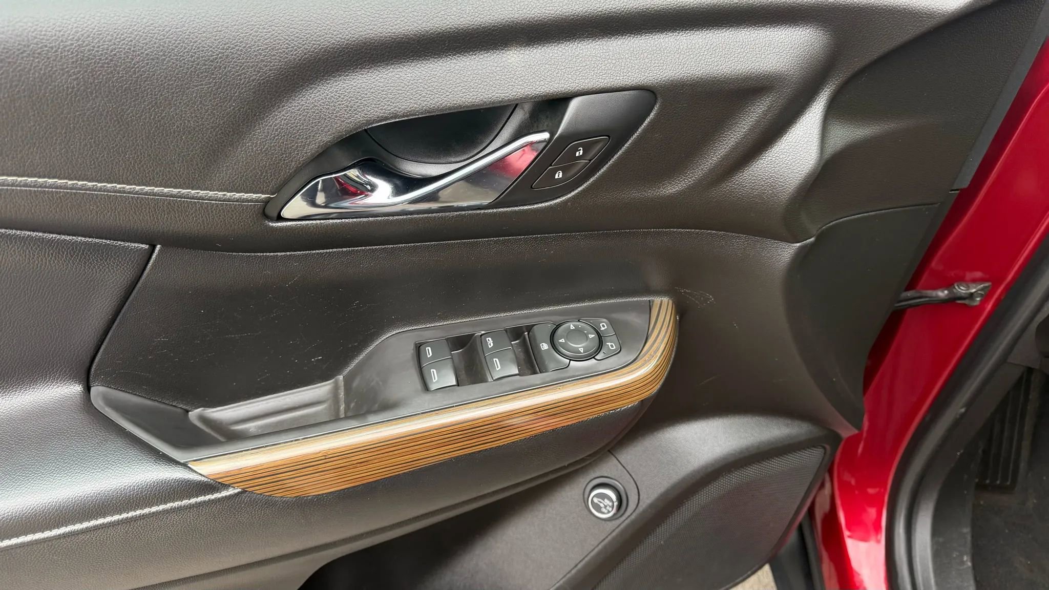 Used 2019 GMC Acadia SLE w/ LPO, Cargo Package image 22