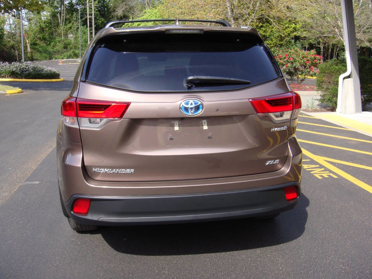 Used 2019 Toyota Highlander XLE AWD/4WD image 8