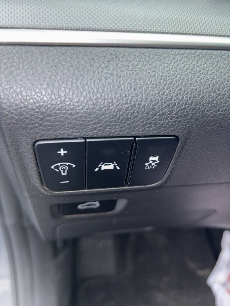 Used 2022 Kia K5 LXS image 24