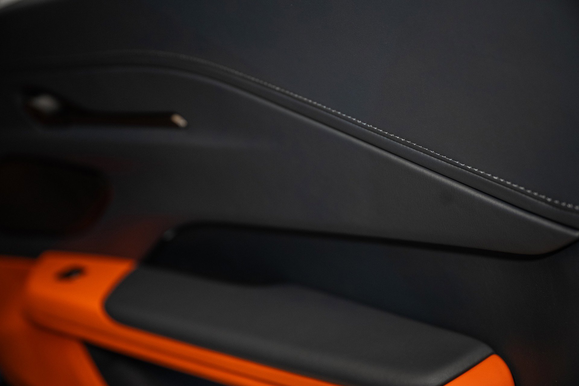 Used 2025 Aston Martin V8 Vantage Coupe image 35