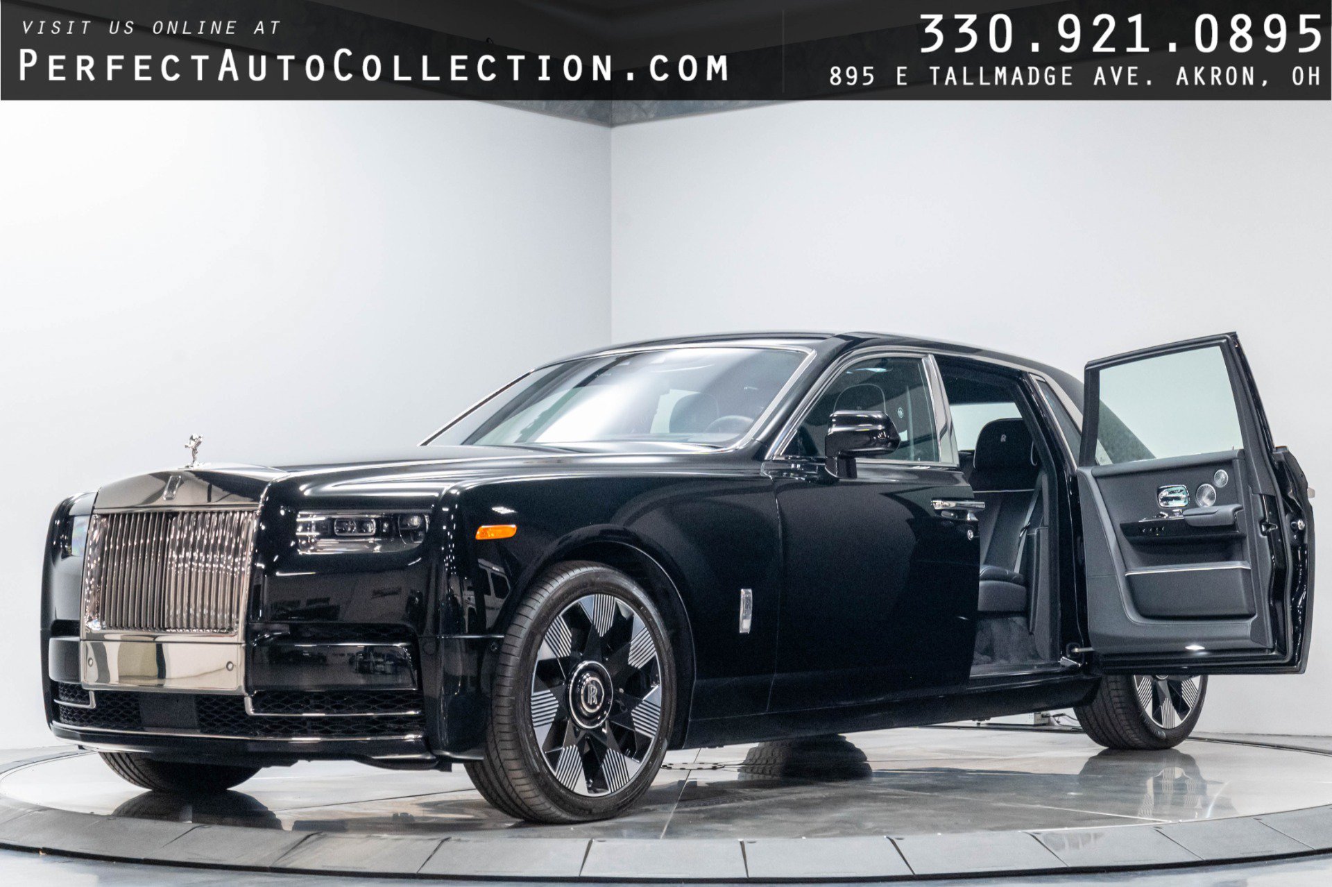 Used 2024 Rolls-Royce Phantom Sedan w/ The Phantom Package RWD image 1