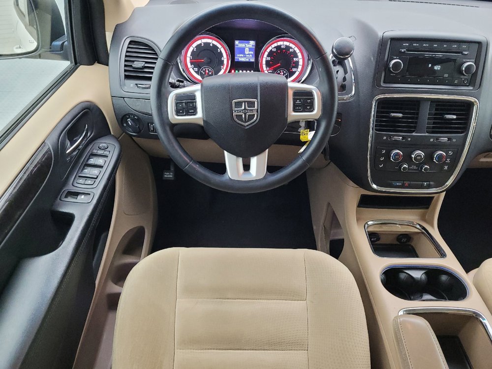 Used 2016 Dodge Grand Caravan SXT w/ Rear Park Assist Package image 22