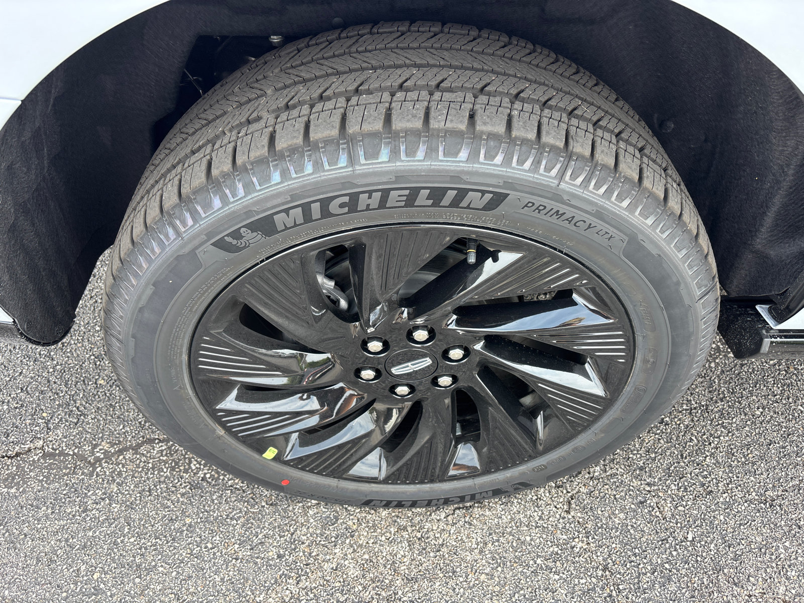 New 2026 Lincoln Navigator Reserve w/ Jet Appearance Package AWD/4WD image 10