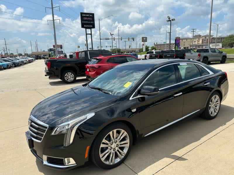 Used 2018 Cadillac XTS Luxury w/ Driver Awareness Package AWD/4WD image 4