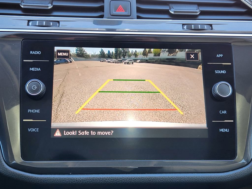 Used 2020 Volkswagen Tiguan SE w/ Panoramic Sunroof Package image 13