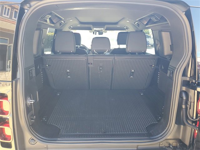Used 2025 Land Rover Defender 110 S image 33