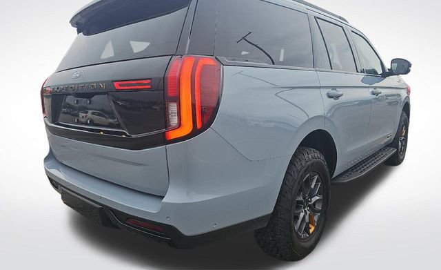 Used 2025 Ford Expedition Tremor AWD/4WD image 2