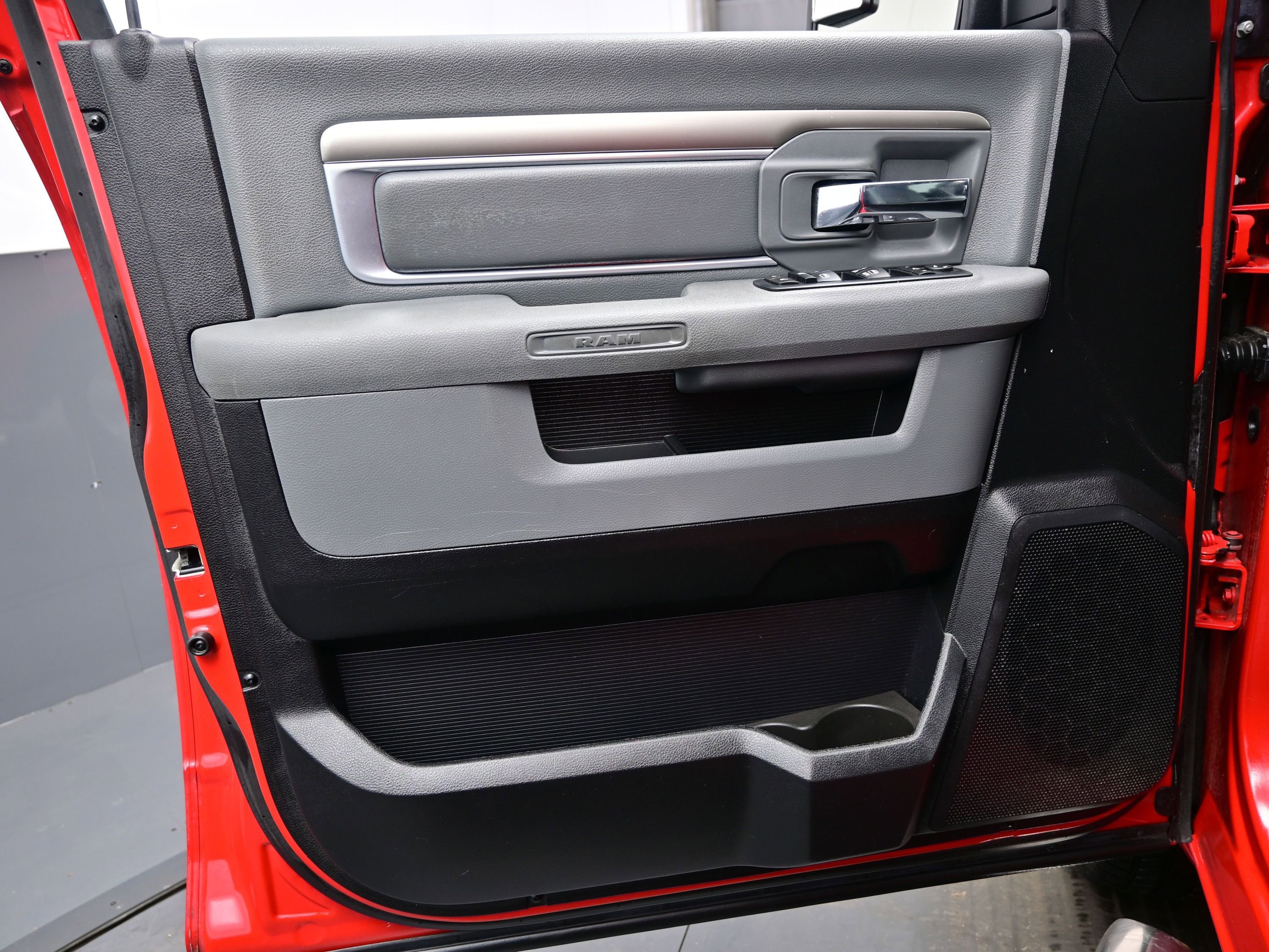 Used 2016 RAM 1500 Outdoorsman image 9