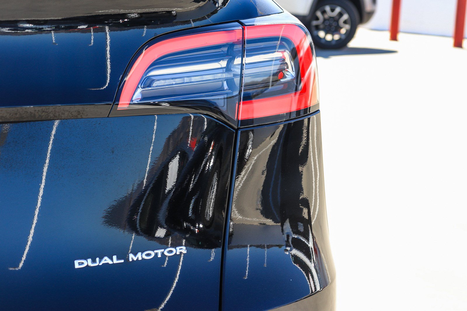Used 2022 Tesla Model Y Long Range AWD/4WD image 12