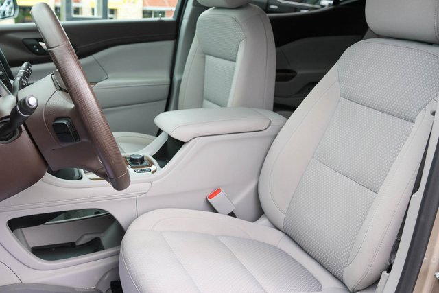 Used 2023 GMC Acadia SLE w/ Driver Convenience Package image 12