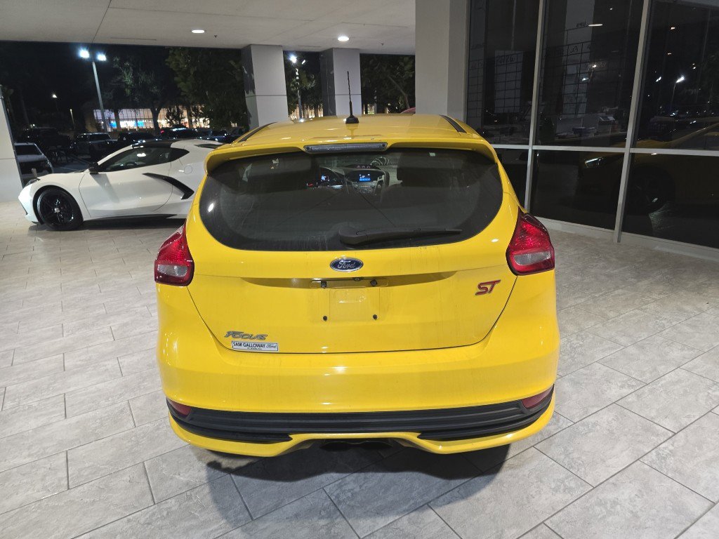 Used 2017 Ford Focus ST image 4
