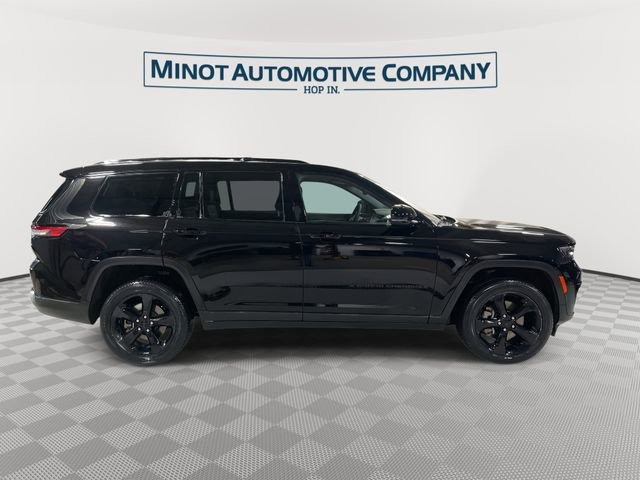 Certified 2024 Jeep Grand Cherokee L Limited w/ Black Appearance Package image 9