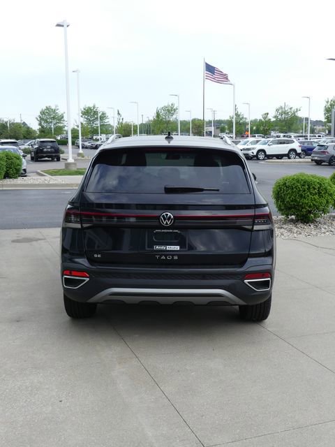 New 2026 Volkswagen Taos SE FWD image 5