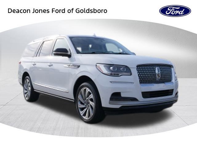 Used 2024 Lincoln Navigator L Reserve image 9