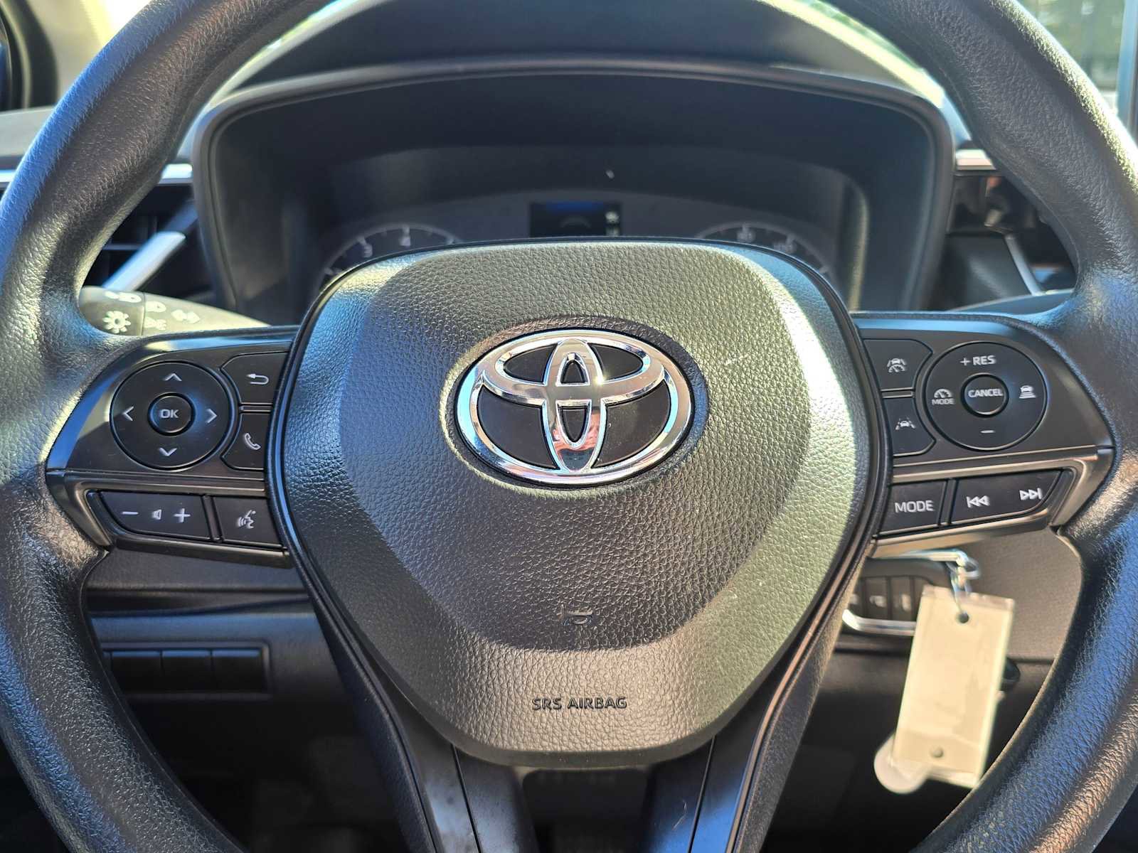 Used 2025 Toyota Corolla LE FWD image 24