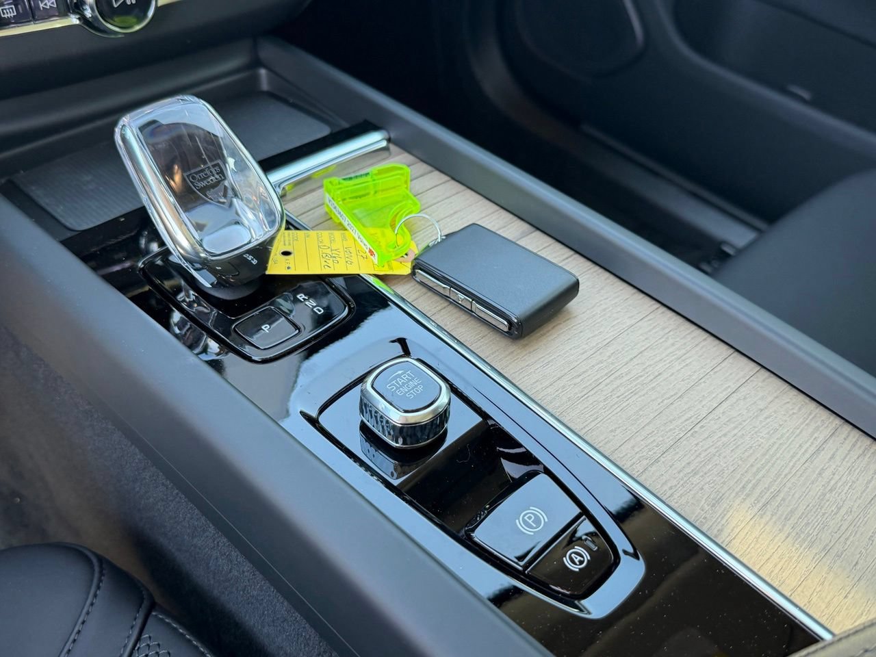 New 2027 Volvo XC60 B5 Plus AWD/4WD image 12