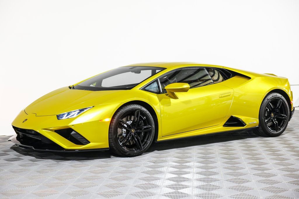 Used 2020 Lamborghini Huracan EVO image 18