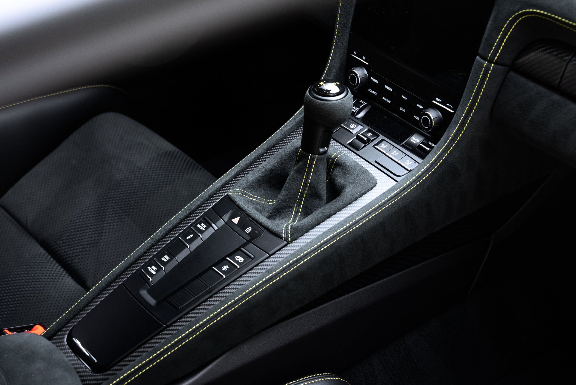 Used 2024 Porsche 718 Cayman GT4 RS RWD image 39