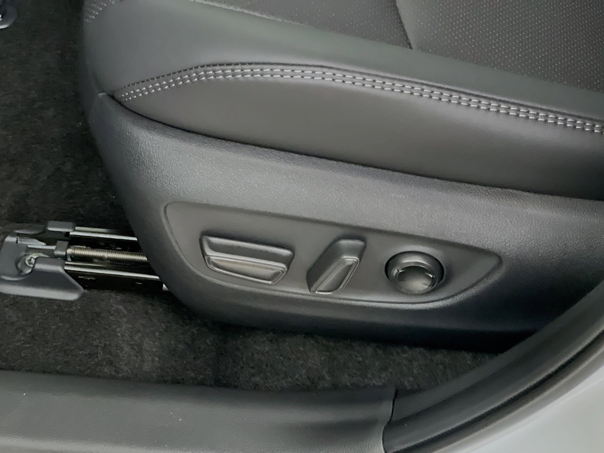 New 2024 Toyota RAV4 Limited image 15