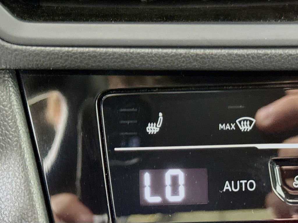 Used 2025 Volkswagen Jetta Sport image 20