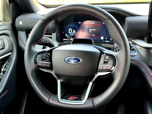 Used 2025 Ford Explorer ST AWD/4WD image 26