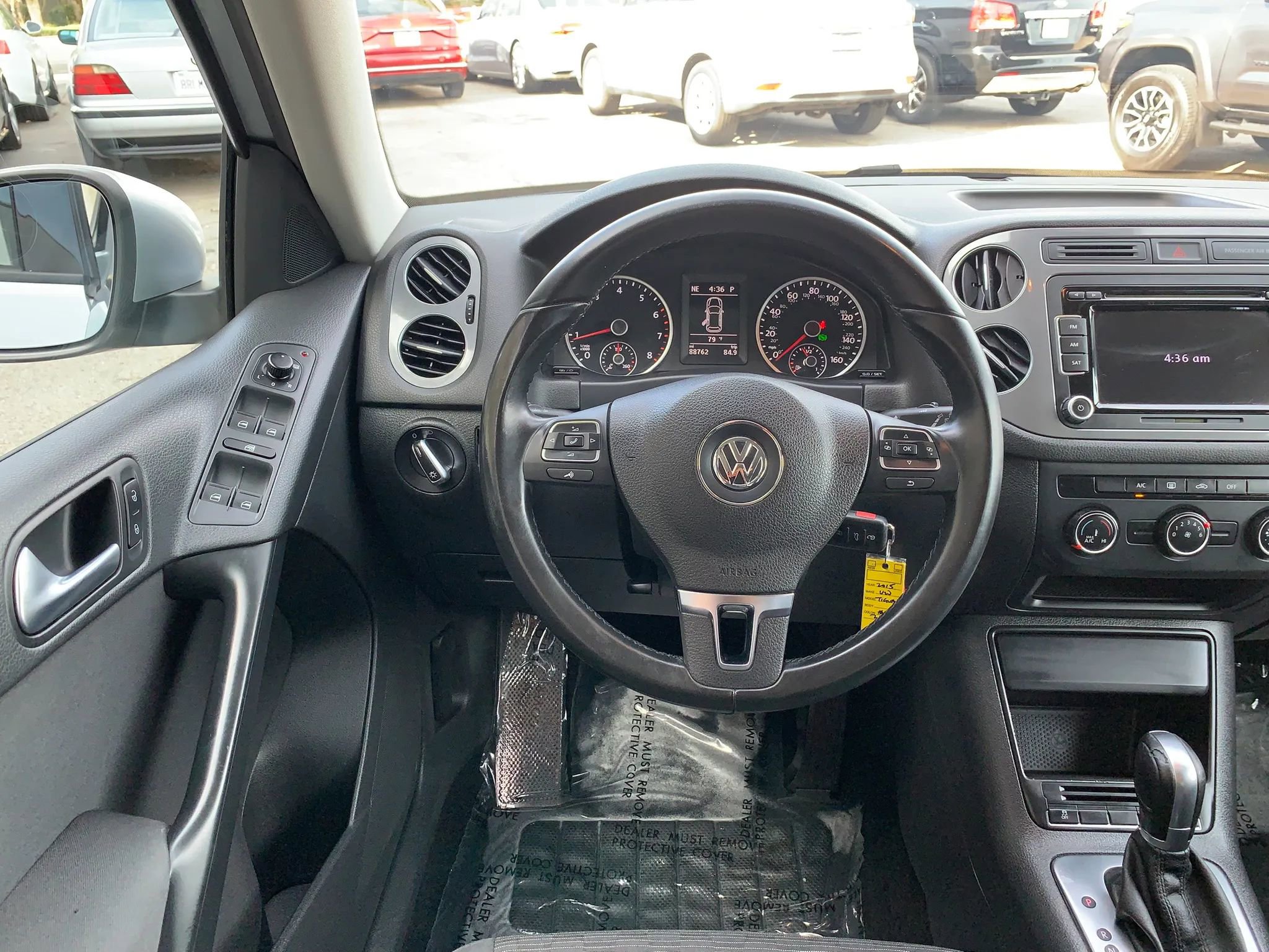 Used 2015 Volkswagen Tiguan S image 11