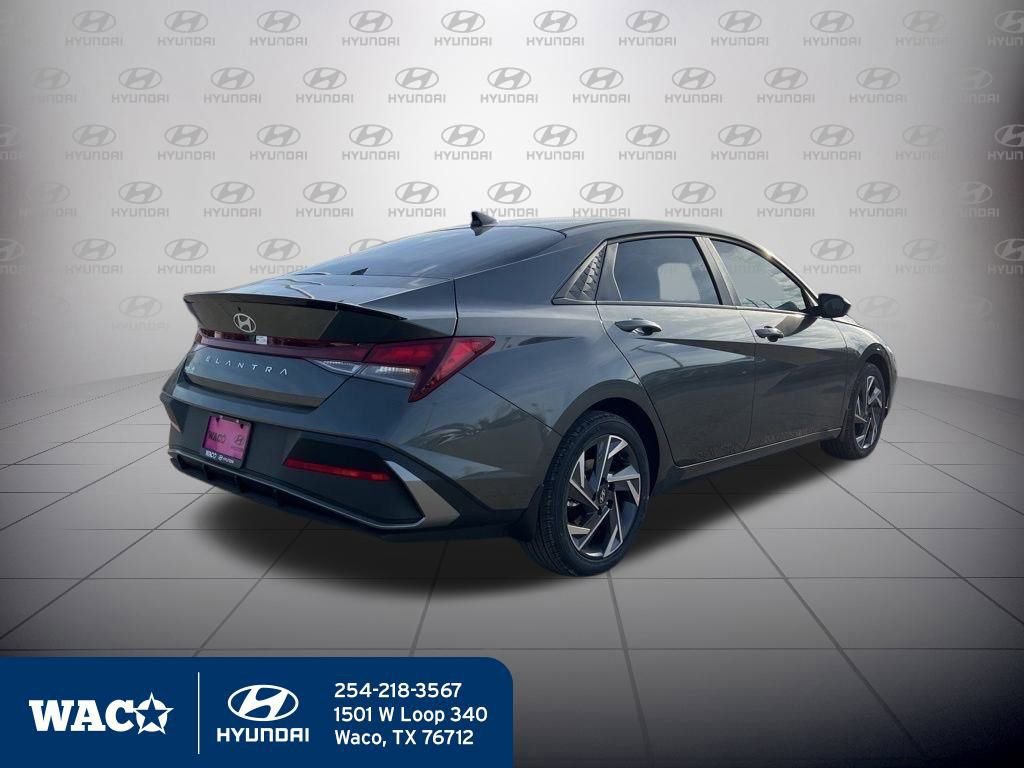 Used 2025 Hyundai Elantra SEL image 8