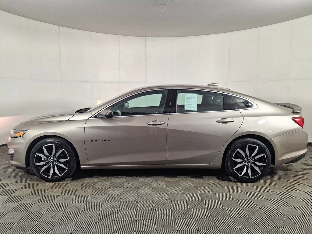 Used 2022 Chevrolet Malibu RS image 2