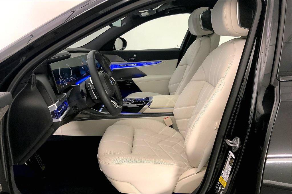 Certified 2023 BMW 760i xDrive w/ Executive Package AWD/4WD image 13