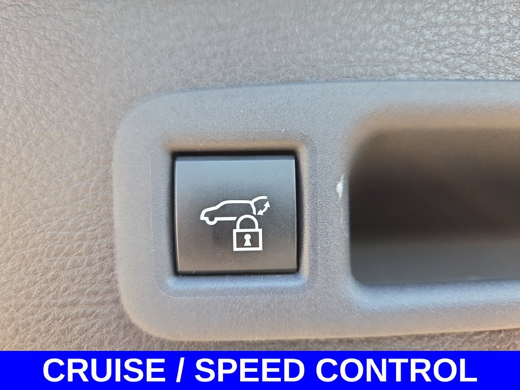 Used 2025 Toyota Sienna XLE w/ XLE Plus Package AWD/4WD image 18