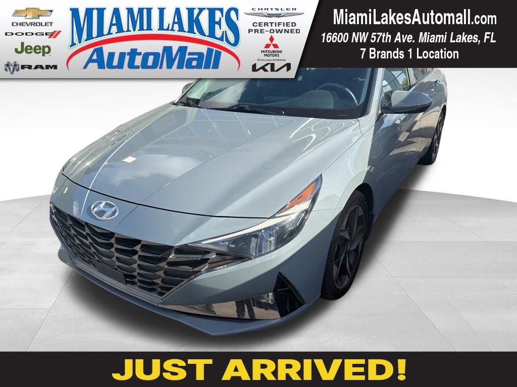 Used 2022 Hyundai Elantra SEL w/ Convenience + Premium Package