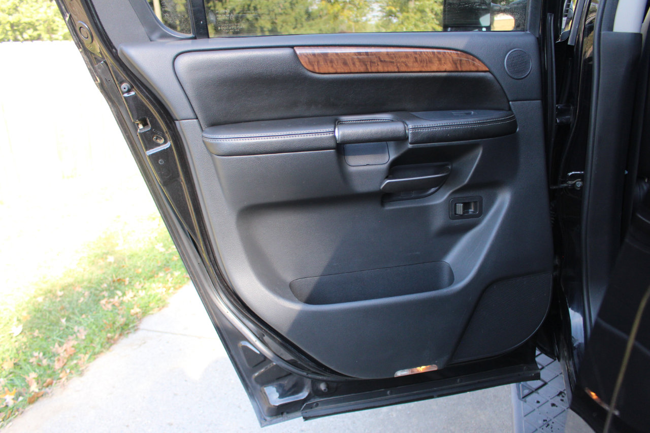 Used 2012 Nissan Armada SL w/ DVD FES Pkg image 32