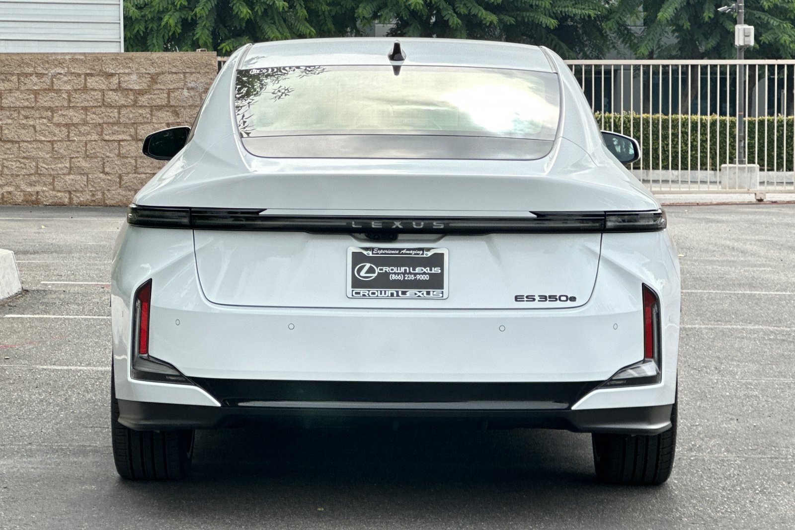New 2026 Lexus ES 350e w/ Executive Package FWD image 10