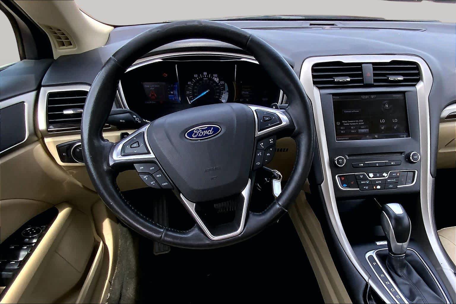 Used 2016 Ford Fusion SE w/ Equipment Group 202A FWD image 6