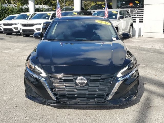 Used 2023 Nissan Altima 2.5 S image 2